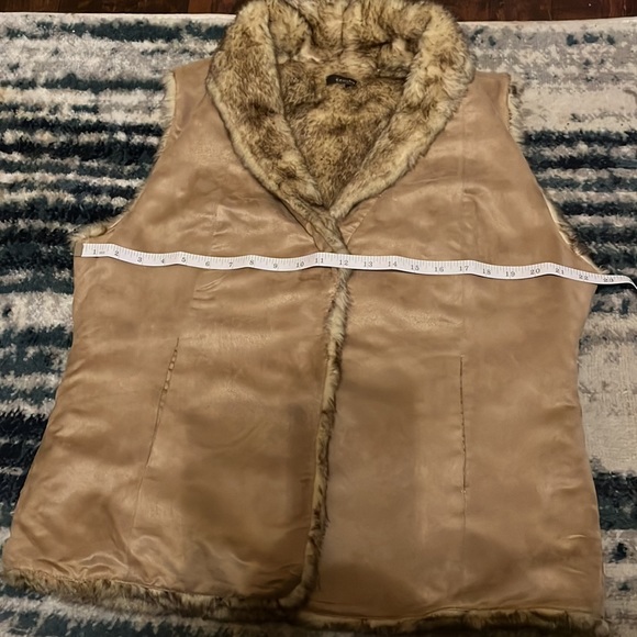 Crosby XL faux suede and faux fur lined vest - Picture 9 of 13